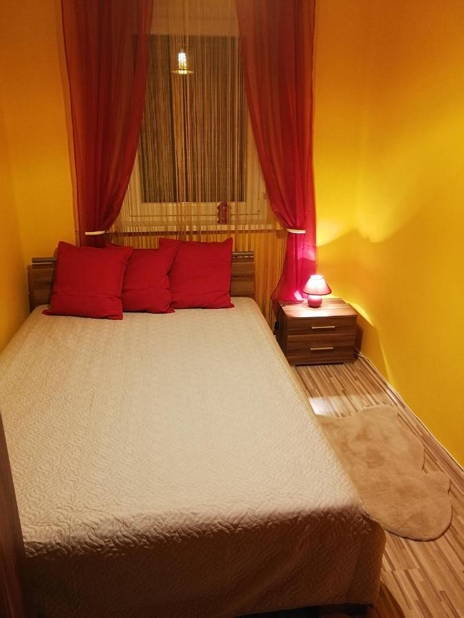 Zso-Ze Apartman Tiszafüred エクステリア 写真