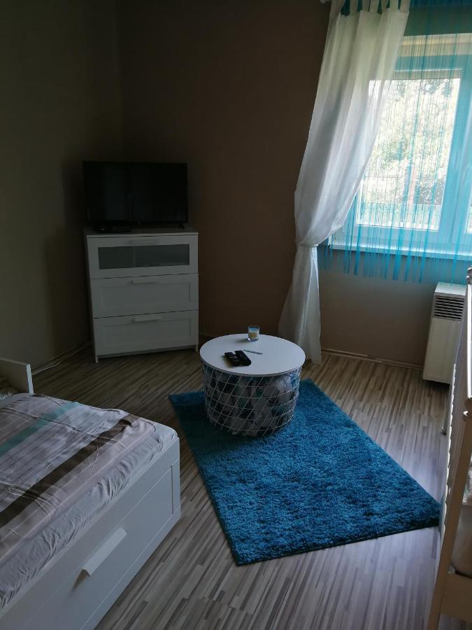 Zso-Ze Apartman Tiszafüred エクステリア 写真